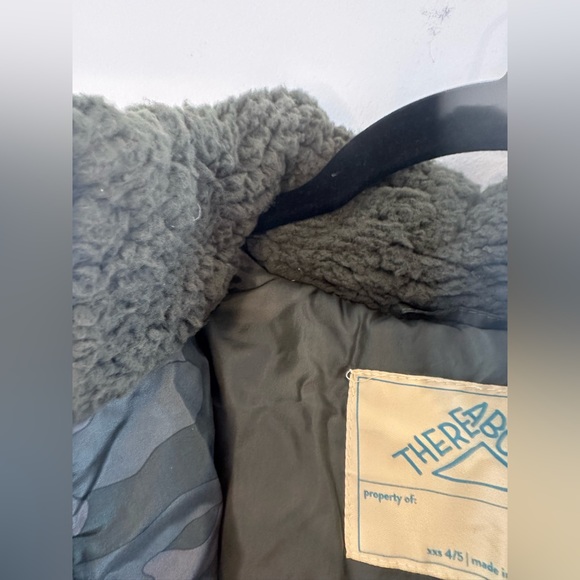 Thereabouts Little Boy Removable Hood Heavyweight Puffer Jacket NWT Size… - Picture 4 of 11